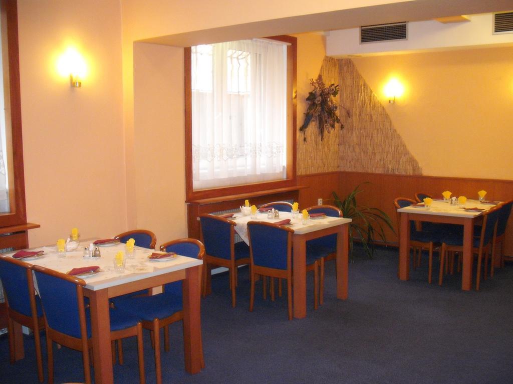 Hotel Forman Млада-Болеслав Экстерьер фото
